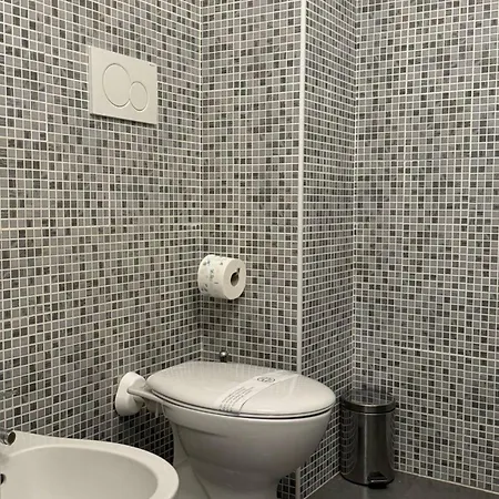 דירה Chic - Near Airport & Center