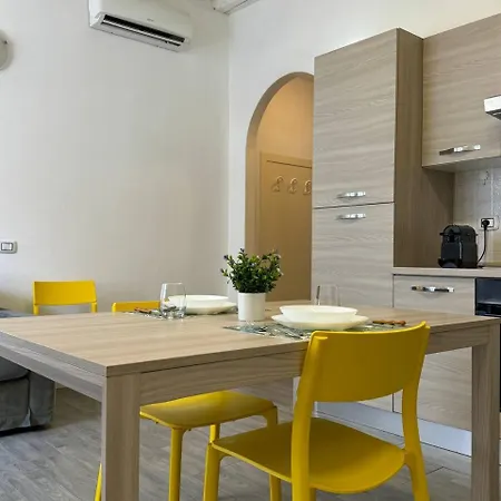 Chic - Near Airport & Center